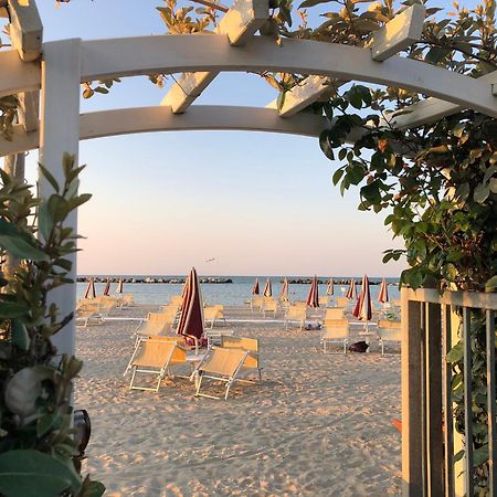 Hotel Locanda Delle Dune Bellaria-Igea Marina Buitenkant foto