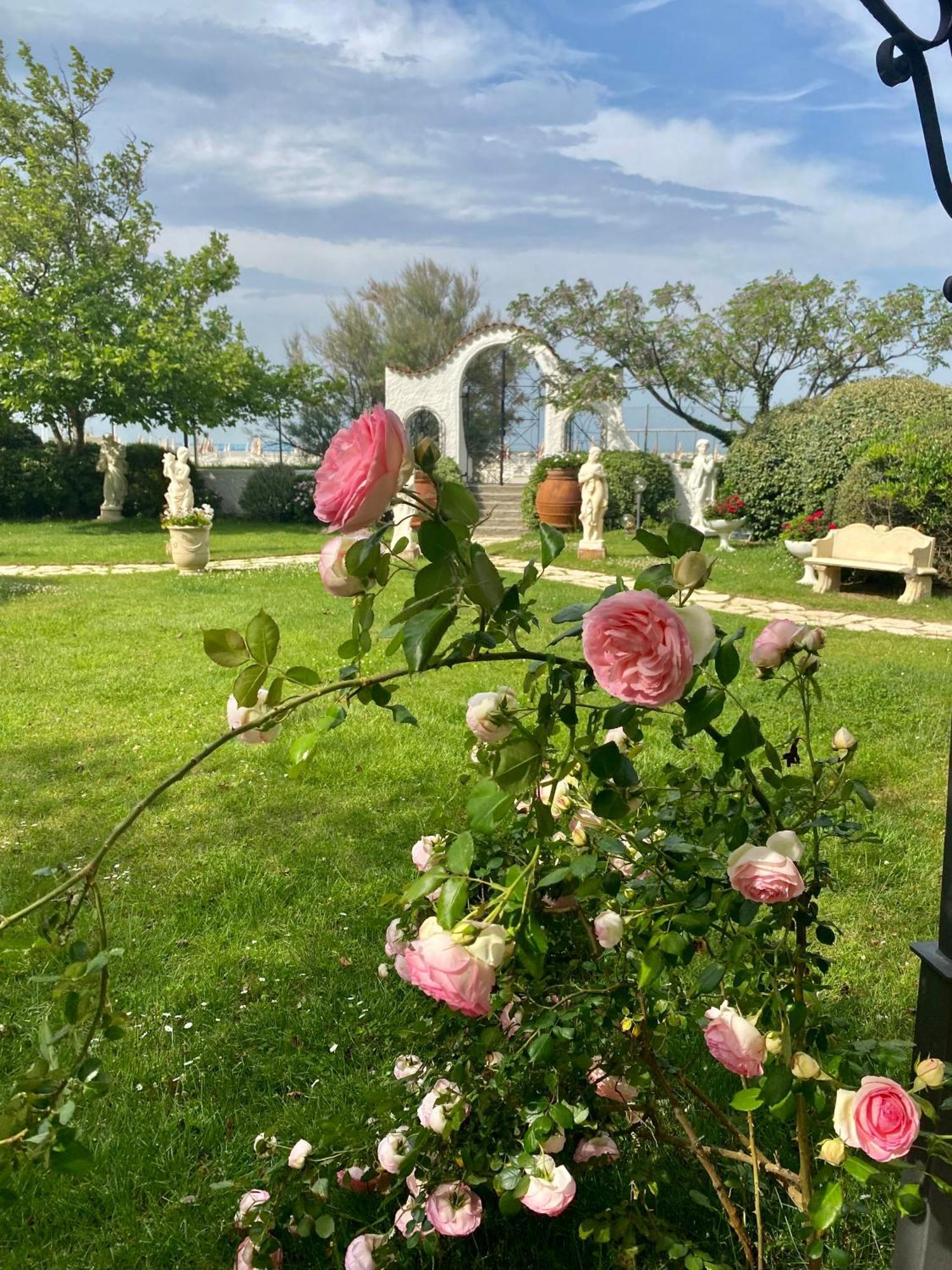 Hotel Locanda Delle Dune Bellaria-Igea Marina Buitenkant foto