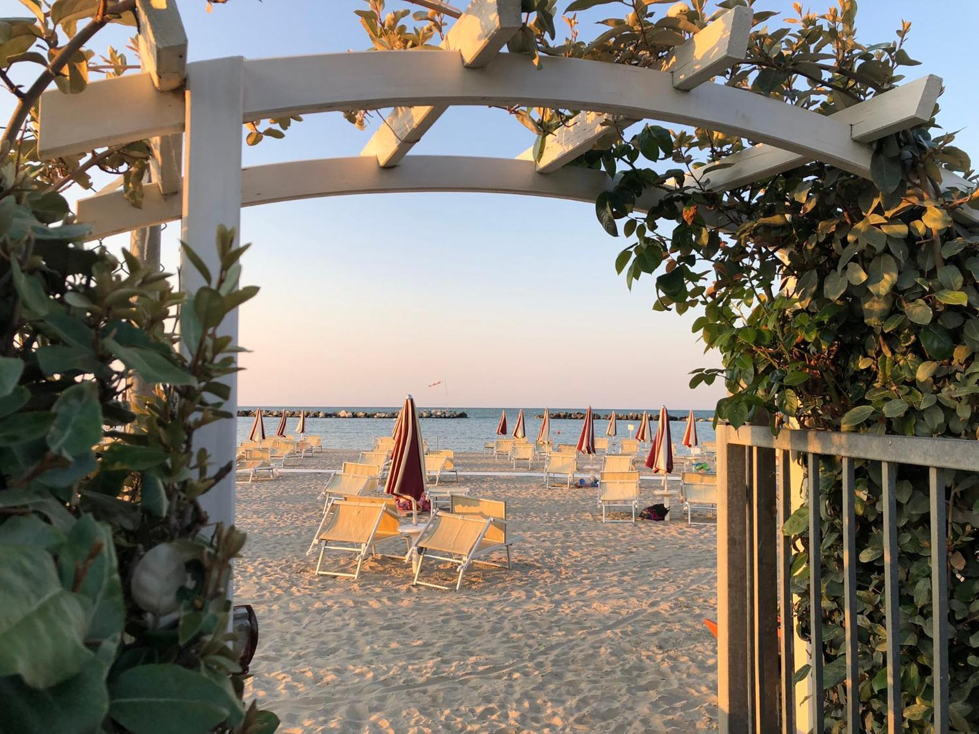 Hotel Locanda Delle Dune Bellaria-Igea Marina Buitenkant foto